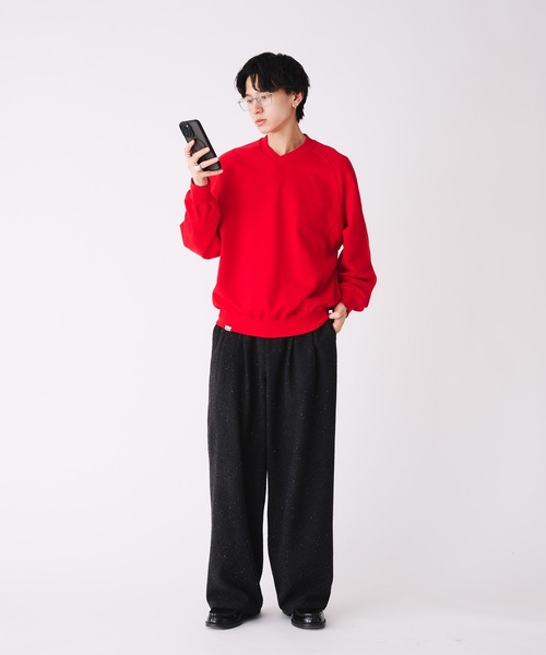 Adoon plain（アドーンプレーン）の「SHALLOW V-NECK RAGLAN SWEAT / 浅Vネックラグランスウェット（スウェット・メンズ・ブラック/グレー/ネイビー/レッド・MEDIUM/LARGE）」の12枚目の写真