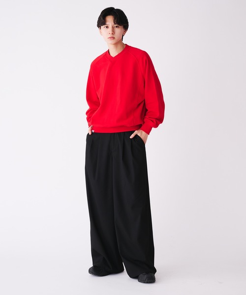 Adoon plain（アドーンプレーン）の「SHALLOW V-NECK RAGLAN SWEAT / 浅Vネックラグランスウェット（スウェット・メンズ・ブラック/グレー/ネイビー/レッド・MEDIUM/LARGE）」の13枚目の写真