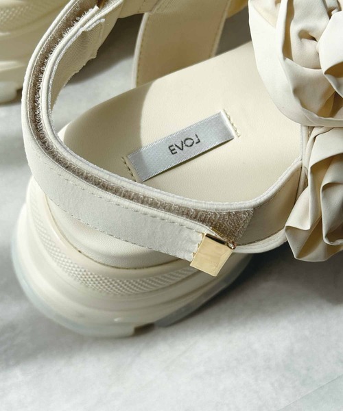 EVOL（イーボル）の「【クッション入り・柔らかい】フラワー厚底スポーツサンダル（サンダル・レディース・ブラック/ベージュ・S/M/L）」の9枚目の写真
