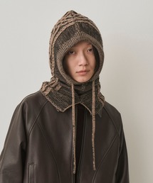 Juha（ユハ）の「DUAL-TONE CABLE HOODED GAITER（ニットキャップ/ビーニー）」