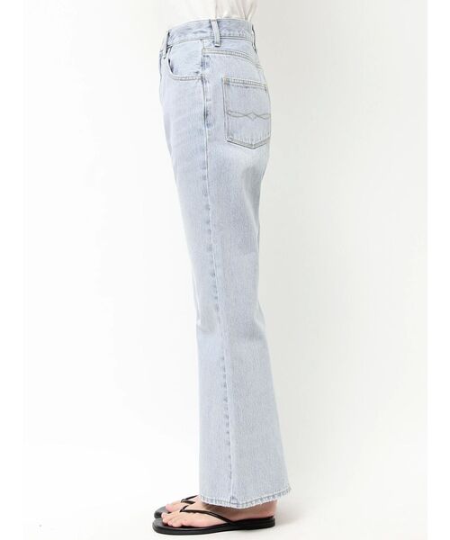 Ungrid（アングリッド）の「【WEB限定】ハイウエストフレアデニム（デニムパンツ・レディース・ライトブルー/ブルー・23inch/24inch/25inch/26inch）」の6枚目の写真