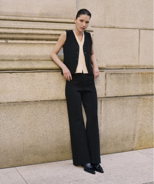 THROW by SLY（スローバイスライ）の「THROW　C/P WIDE BOOTS CUT PT センタープレス ワイド ブーツカット パンツ（スラックス・レディース・アイボリー/ブラック・1/2）」の3枚目の写真