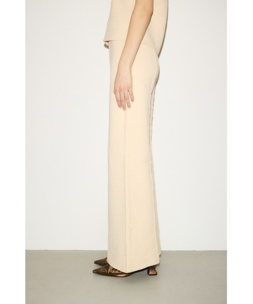 THROW by SLY（スローバイスライ）の「THROW　C/P WIDE BOOTS CUT PT センタープレス ワイド ブーツカット パンツ（スラックス・レディース・アイボリー/ブラック・1/2）」の6枚目の写真