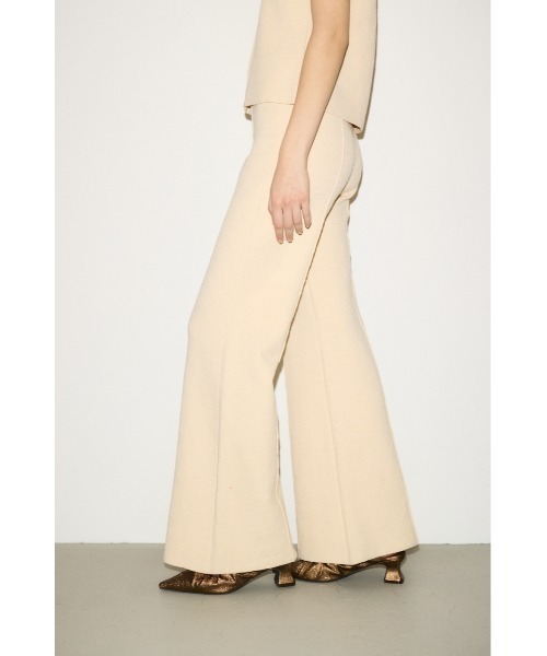 THROW by SLY（スローバイスライ）の「THROW　C/P WIDE BOOTS CUT PT センタープレス ワイド ブーツカット パンツ（スラックス・レディース・アイボリー/ブラック・1/2）」の7枚目の写真