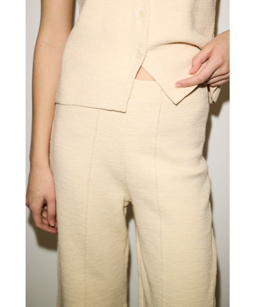 THROW by SLY（スローバイスライ）の「THROW　C/P WIDE BOOTS CUT PT センタープレス ワイド ブーツカット パンツ（スラックス・レディース・アイボリー/ブラック・1/2）」の9枚目の写真