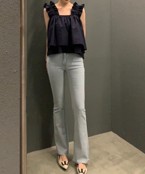 FAVORITO（ファヴォリート）の「シンプル袖なしフリルキャミソール（キャミソール・レディース・ホワイト/ネイビー/カーキ・F）」の11枚目の写真