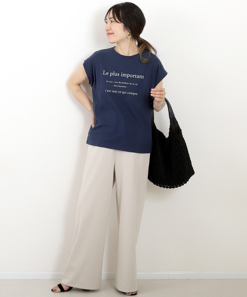 Aletta vita(アレッタビータ)の「綿天竺ロゴプリントTシャツ(Tシャツ/カットソー・レディース・ネイビー/オフホワイト・FREE)」の3枚目の写真