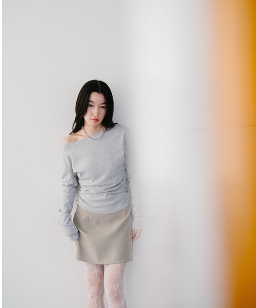 DRWCYS(ドロシーズ)の「ワンショルサイドギャザートップス(Tシャツ/カットソー・レディース・ブラック/グレー・FREE)」の8枚目の写真