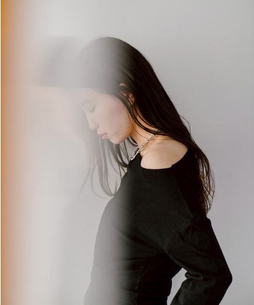 DRWCYS(ドロシーズ)の「ワンショルサイドギャザートップス(Tシャツ/カットソー・レディース・ブラック/グレー・FREE)」の15枚目の写真