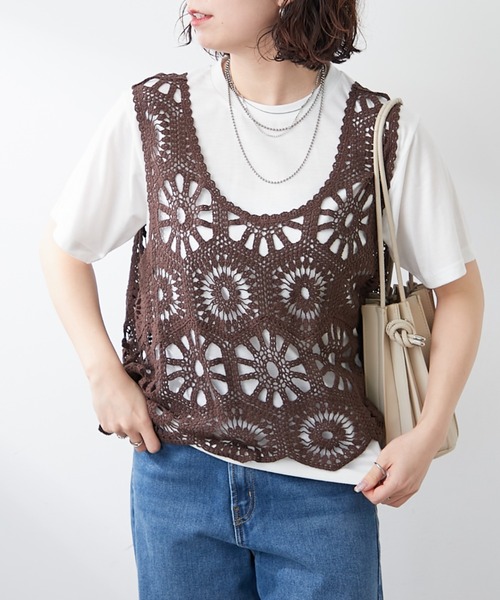 Remind me and forever（リマインドミーアンドフォーエバー）の「カギ針ベスト+Tシャツ（ニット/セーター・レディース・アイボリー/ブラック/グレー/ブラウン/モカ・FREE）」の4枚目の写真