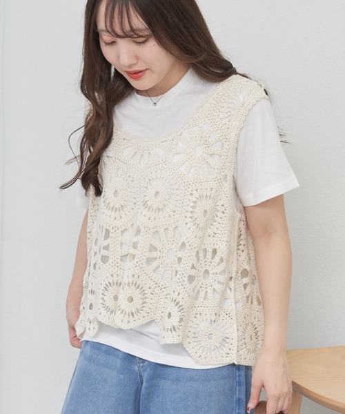 Remind me and forever（リマインドミーアンドフォーエバー）の「カギ針ベスト+Tシャツ（ニット/セーター・レディース・アイボリー/ブラック/グレー/ブラウン/モカ・FREE）」の7枚目の写真