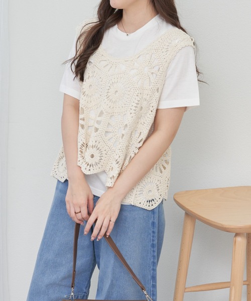 Remind me and forever（リマインドミーアンドフォーエバー）の「カギ針ベスト+Tシャツ（ニット/セーター・レディース・アイボリー/ブラック/グレー/ブラウン/モカ・FREE）」の8枚目の写真