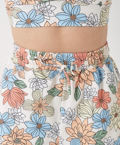 Ocean Pacific（オーシャンパシフィック）の「【OP/オーピー】レディースビキニ水着4点セット/水陸両用半袖ラッシュガード・ボードショーツ・フローラル総柄ビキニ（ラッシュガード・レディース・ミント/ベージュ/ブラック/ホワイト・MEDIUM/LARGE/X-LARGE）」の19枚目の写真