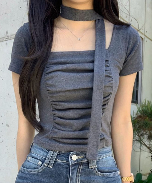 VIVID LADY(ビビッドレディー)の「スクエアネック ギャザー Tシャツ チョーカー付(Tシャツ/カットソー・レディース・ブラック/ホワイト/グレー・FREE)」の12枚目の写真