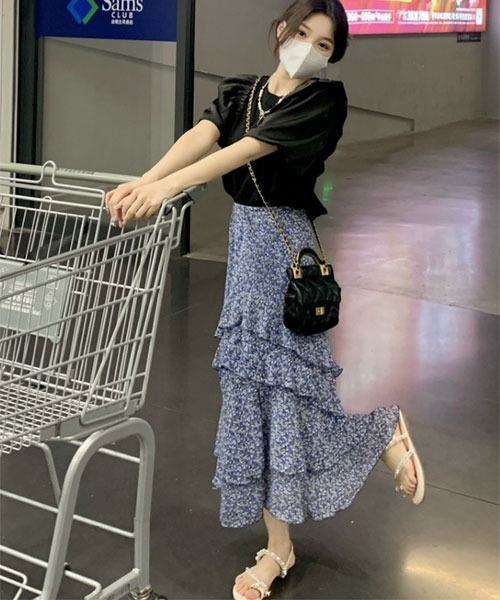 urge:(アージコロン )の「【URGE:】ショルダー フリル 異素材 半袖 カットソー(Tシャツ/カットソー・レディース・ブラック/ホワイト・X-LARGE/LARGE/MEDIUM/SMALL)」の5枚目の写真