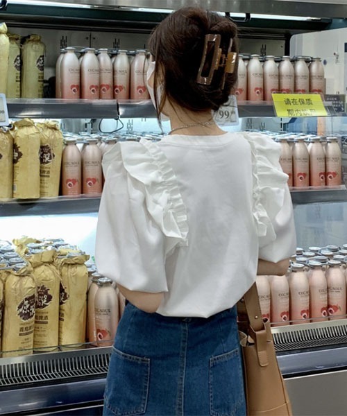 urge:(アージコロン )の「【URGE:】ショルダー フリル 異素材 半袖 カットソー(Tシャツ/カットソー・レディース・ブラック/ホワイト・X-LARGE/LARGE/MEDIUM/SMALL)」の7枚目の写真