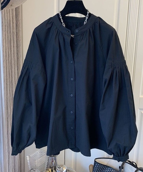 SPIGA(スピーガ)の「タックボリューム袖ヘンリーネックブラウス(シャツ/ブラウス・レディース・ホワイト/ブラック/ベージュ・SMALL/MEDIUM/LARGE/X-LARGE)」の2枚目の写真