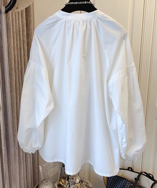 SPIGA(スピーガ)の「タックボリューム袖ヘンリーネックブラウス(シャツ/ブラウス・レディース・ホワイト/ブラック/ベージュ・SMALL/MEDIUM/LARGE/X-LARGE)」の8枚目の写真