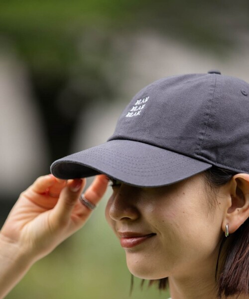 newhattan（ニューハッタン）の「【一部WEB限定】newhattan: BLAH BLAH BLAH. 刺繍 ベースボールキャップ◇（キャップ・メンズ・ブラック/ブルー/ネイビー/ダークグレー/オレンジ/ホワイト/グリーン・ONE SIZE）」の13枚目の写真