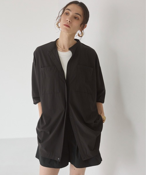 ANGIE(アンジー)の「【接触冷感/撥水/UVケア/ストレッチ/シワになりにくい】バンドカラー2WAYシャツ(シャツ/ブラウス・レディース・ブラック/オフホワイト・FREE)」の22枚目の写真