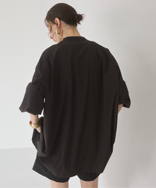 ANGIE(アンジー)の「【接触冷感/撥水/UVケア/ストレッチ/シワになりにくい】バンドカラー2WAYシャツ(シャツ/ブラウス・レディース・ブラック/オフホワイト・FREE)」の17枚目の写真