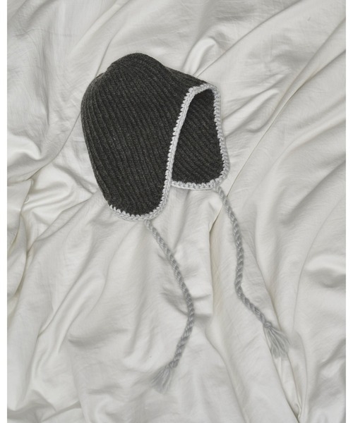 TODAYFUL（トゥデイフル）の「Ear Flap Knitcap（キャップ・レディース・チャコールグレー/ブラウン・FREE）」の11枚目の写真