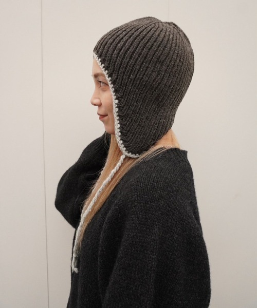 TODAYFUL（トゥデイフル）の「Ear Flap Knitcap（キャップ・レディース・チャコールグレー/ブラウン・FREE）」の18枚目の写真