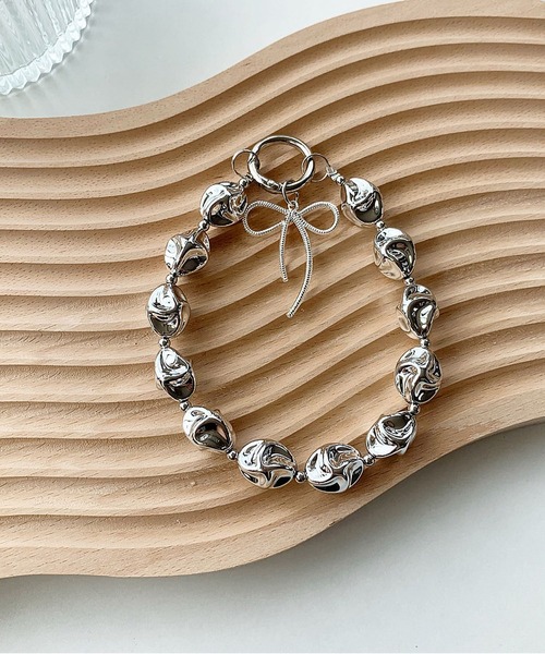 LA VORAGINE(ラ ヴォラジネ)の「ハートリボンモチーフ バッグ/モバイル マルチチャーム(チャーム・レディース・シルバー系1/シルバー/シルバー系2・FREE)」の2枚目の写真