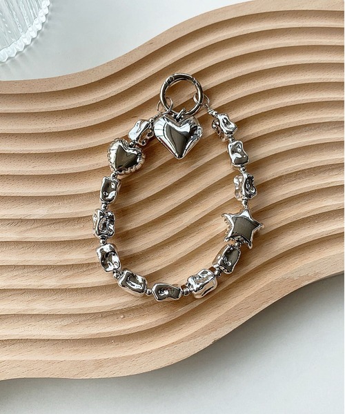 LA VORAGINE(ラ ヴォラジネ)の「ハートリボンモチーフ バッグ/モバイル マルチチャーム(チャーム・レディース・シルバー系1/シルバー/シルバー系2・FREE)」の3枚目の写真