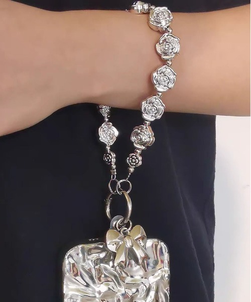 LA VORAGINE(ラ ヴォラジネ)の「ハートリボンモチーフ バッグ/モバイル マルチチャーム(チャーム・レディース・シルバー系1/シルバー/シルバー系2・FREE)」の1枚目の写真