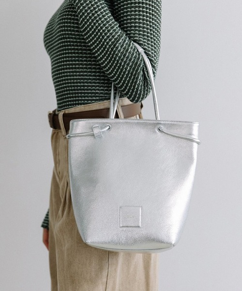 Beau're（ヴュレ）の「【BEAURE】B-25343　ジャストサイズミニトートバッグ（ハンドバッグ・レディース・ベージュ/シルバー/グレー/ブラック・FREE）」の4枚目の写真