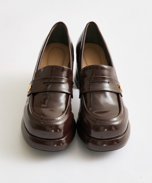 OLIVE des OLIVE（オリーブデオリーブ）の「エンブレム付きローファー（ローファー・レディース・ブラック/ブラウン・LARGE/MEDIUM/SMALL）」の4枚目の写真