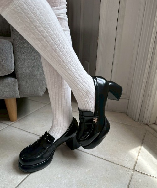 OLIVE des OLIVE（オリーブデオリーブ）の「エンブレム付きローファー（ローファー・レディース・ブラック/ブラウン・LARGE/MEDIUM/SMALL）」の17枚目の写真