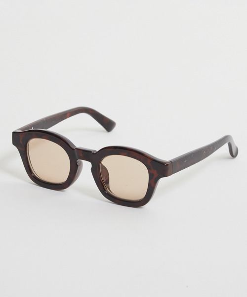 CONVERSE TOKYO(コンバーストウキョウ)の「BOLD FRAME COLOR LENS SUNGLASSES(サングラス・レディース・ブラウン/グレー・FREE)」の2枚目の写真