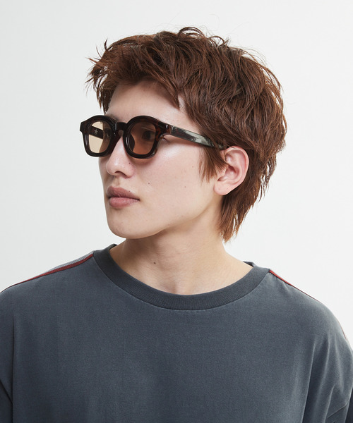 CONVERSE TOKYO(コンバーストウキョウ)の「BOLD FRAME COLOR LENS SUNGLASSES(サングラス・レディース・ブラウン/グレー・FREE)」の7枚目の写真