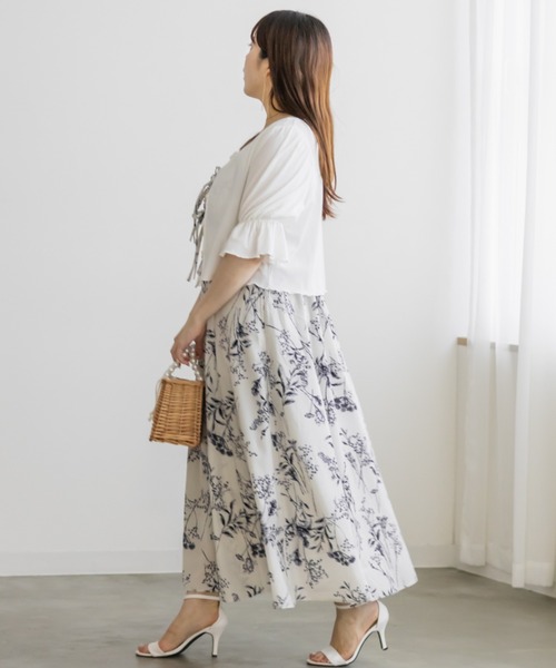 CLETTE(クレット)の「花柄フリルキャミワンピース(ワンピース・レディース・オフホワイト/グレー・4L/3L/LL)」の5枚目の写真
