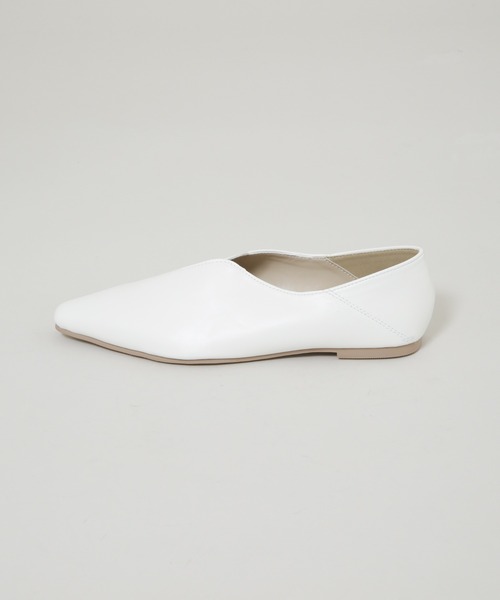 NANO universe（ナノユニバース）の「Vカット2wayフラットシューズ（パンプス・レディース・ブラック/ホワイト・36/37/38）」の15枚目の写真