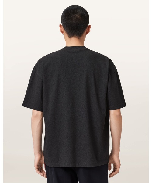 ALLSAINTS(オールセインツ)の「XANDER FLOCKED LOGO OVERSIZED T-SHIRT | XANDER フロック加工 ロゴ オーバーサイズ Tシャツ(Tシャツ/カットソー・メンズ・グレー系その他・S/M/L/XL/XS)」の6枚目の写真