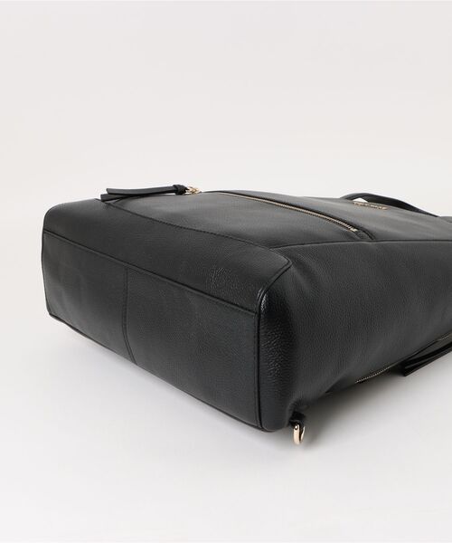 COLE HAAN(コールハーン)の「ザ エッセンシャル バックパック womens(バックパック/リュック・レディース・ブラック・OSFA)」の8枚目の写真