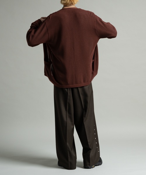 CASPER JOHN(キャスパージョン)の「Birds eye V-neck cardigan/バーズアイVネックカーディガン(カーディガン/ボレロ・メンズ・ブラウン/ブラック/ブルー・SMALL/MEDIUM/LARGE/X-SMALL)」の5枚目の写真