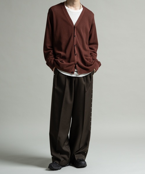 CASPER JOHN(キャスパージョン)の「Birds eye V-neck cardigan/バーズアイVネックカーディガン(カーディガン/ボレロ・メンズ・ブラウン/ブラック/ブルー・SMALL/MEDIUM/LARGE/X-SMALL)」の7枚目の写真