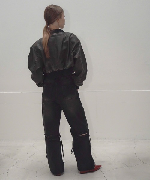 Mirette(ミレット)の「レッグスリットダメージワイドデニムパンツ / Leg Slit Damaged Wide Denim Pants(デニムパンツ・レディース・ブラック・SMALL/MEDIUM/LARGE)」の2枚目の写真