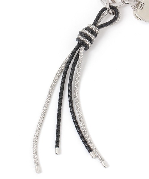 LAKOLE（ラコレ）の「コード×カギチャーム / 591526（キーホルダー・レディース・ブラック・FREE）」の4枚目の写真