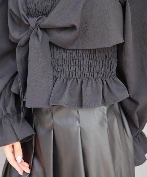 CECIL McBEE（セシルマクビー）の「フロントリボンシャーリングブラウス（シャツ/ブラウス・レディース・ブラック/アイボリー・MEDIUM）」の13枚目の写真