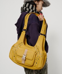 スタッズ」に該当するショルダーバッグ（イエロー/黄色系