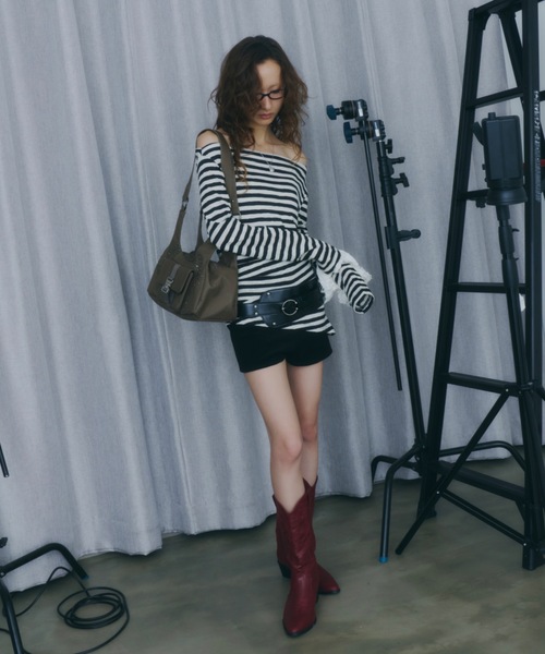 DTYYPE（ドタイプ）の「エンボススタッズバックルポケットバッグ（ショルダーバッグ・レディース・ブラック/グレー/マスタード・FREE）」の13枚目の写真