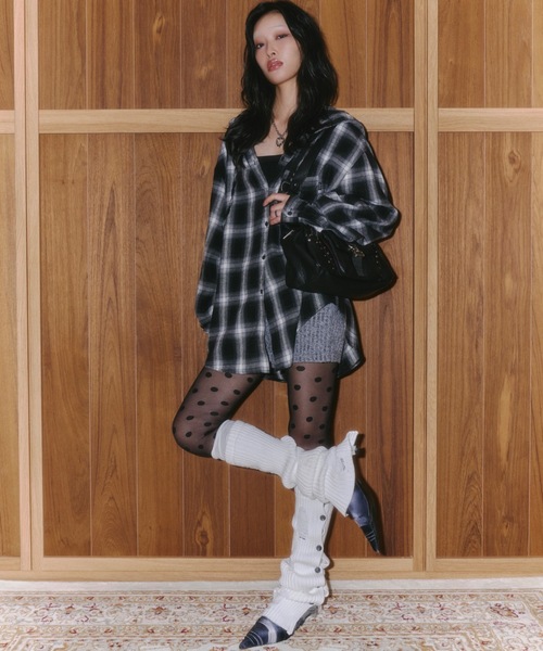 DTYYPE（ドタイプ）の「エンボススタッズバックルポケットバッグ（ショルダーバッグ・レディース・ブラック/グレー/マスタード・FREE）」の5枚目の写真