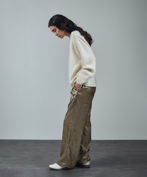 SALON adam et rope'（サロン アダム エ ロペ）の「サテンワイドイージーパンツ（その他パンツ・レディース・ブルー系その他2/ゴールド・S/M）」の10枚目の写真