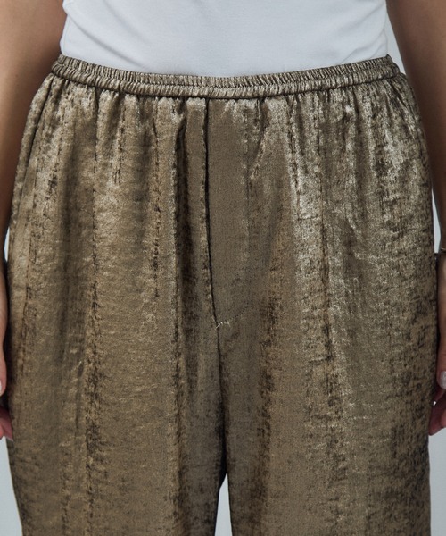 SALON adam et rope'（サロン アダム エ ロペ）の「サテンワイドイージーパンツ（その他パンツ・レディース・ブルー系その他2/ゴールド・S/M）」の15枚目の写真