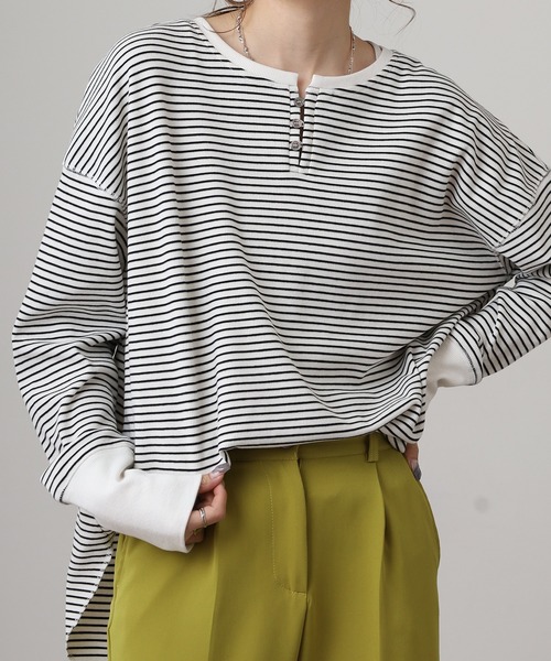 OMNES(オムネス)の「リブ裾ラウンドヘンリーネックプルオーバー長袖 Tシャツ(Tシャツ/カットソー・レディース・ホワイト×グレー/ベージュ系その他/ラベンダー/ホワイト×ブラック/アイボリー/グレー系その他/グレー系その他2・FREE)」の2枚目の写真